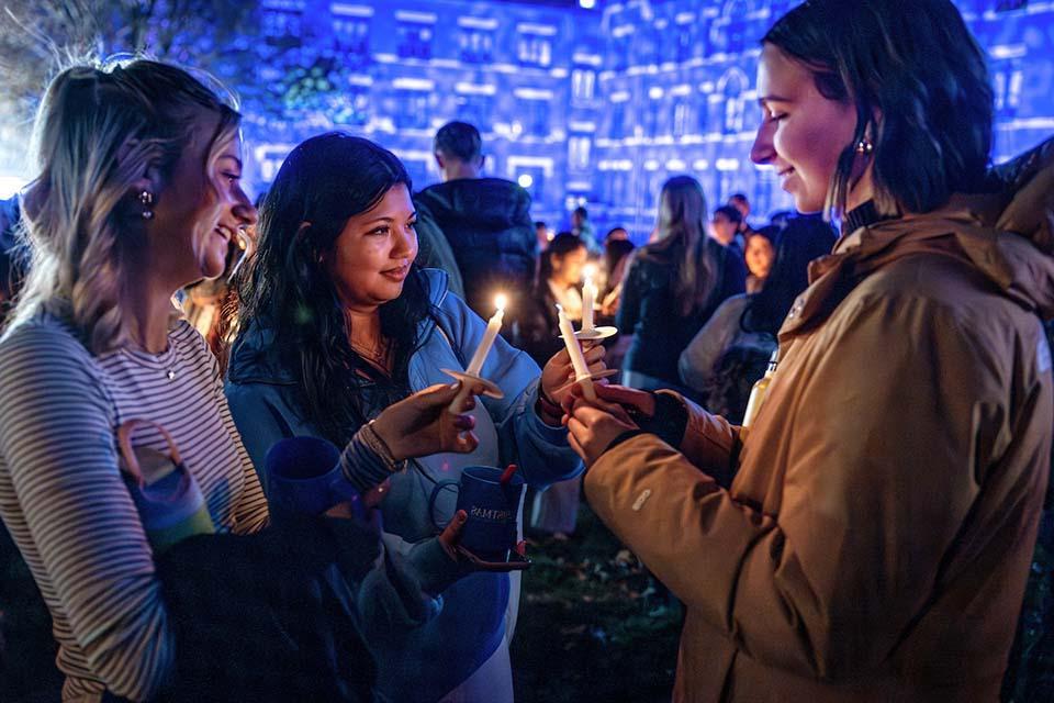 Christmas on the Quad attendees enjoy the festivities. Photo by Sarah Conroy.